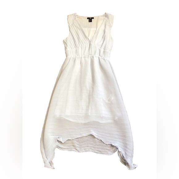 DRESS - Women's H&M Light Baby Blue Gauzy Sleeveless Textured Sundress. Size 6 - Picture 13 of 14